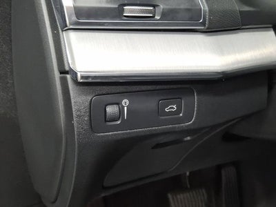 2022 Volvo XC90 T5 Momentum