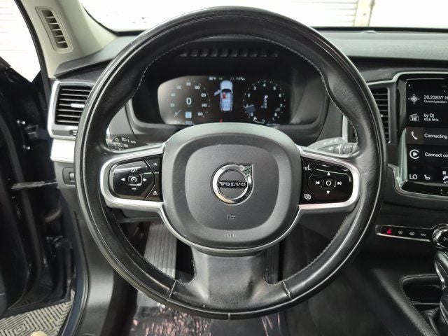 2022 Volvo XC90 T5 Momentum