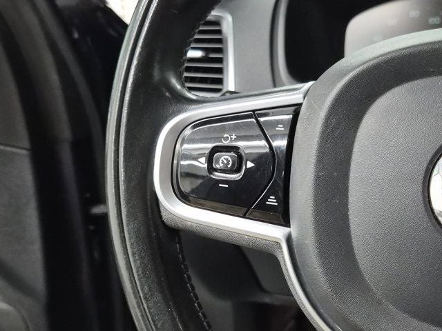 2022 Volvo XC90 T5 Momentum