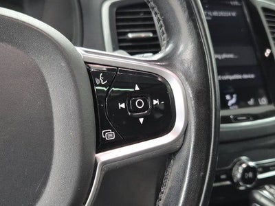 2022 Volvo XC90 T5 Momentum