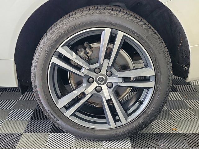 2018 Volvo XC60 T6 Momentum