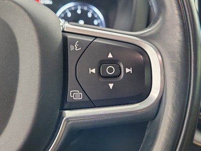 2018 Volvo XC60 T6 Momentum